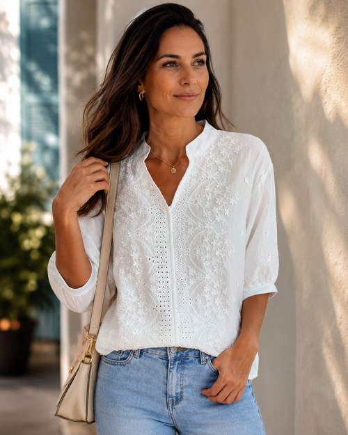 Blusa de encaje bordado